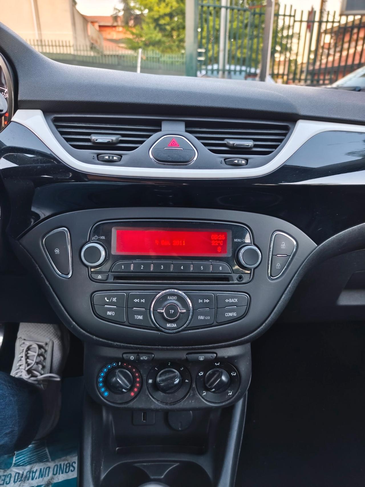 Opel Corsa 1.2 5 porte b-Color