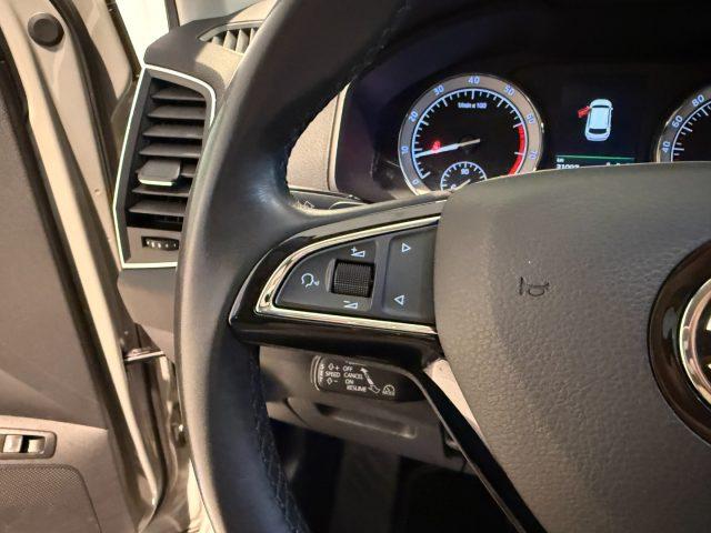 SKODA Karoq 1.5 TSI DSG Style VARIOFLEX Camera Park Assist LED