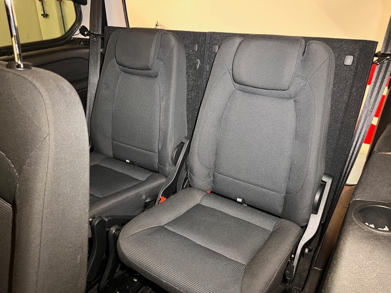 Ford Galaxy 2.0 TDCi 140 CV Ghia DPF