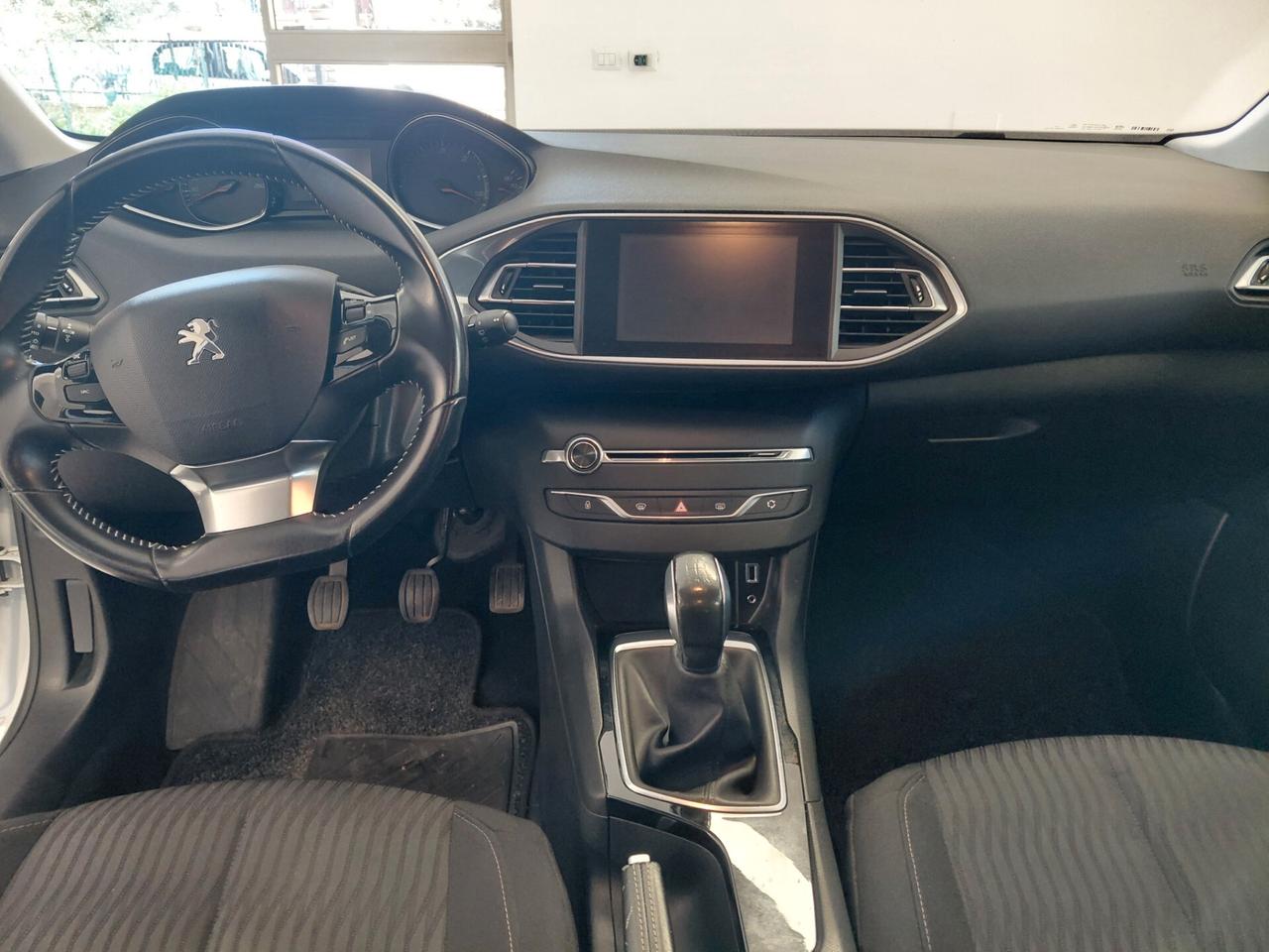 PEUGEOT 3008 ANNO 2016 DS 1.6 ADATTA NEOPATENTATI KM 140 MILA