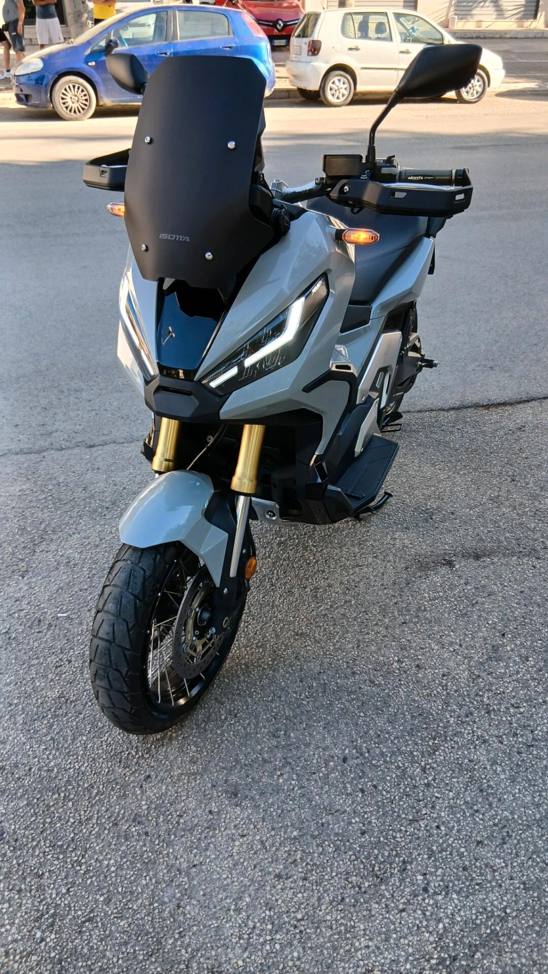 Honda X-ADV 750 PARI AL NUOVO