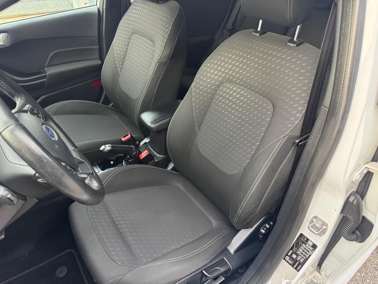 Ford Fiesta 1.1 benzina idonea ai neopatentati