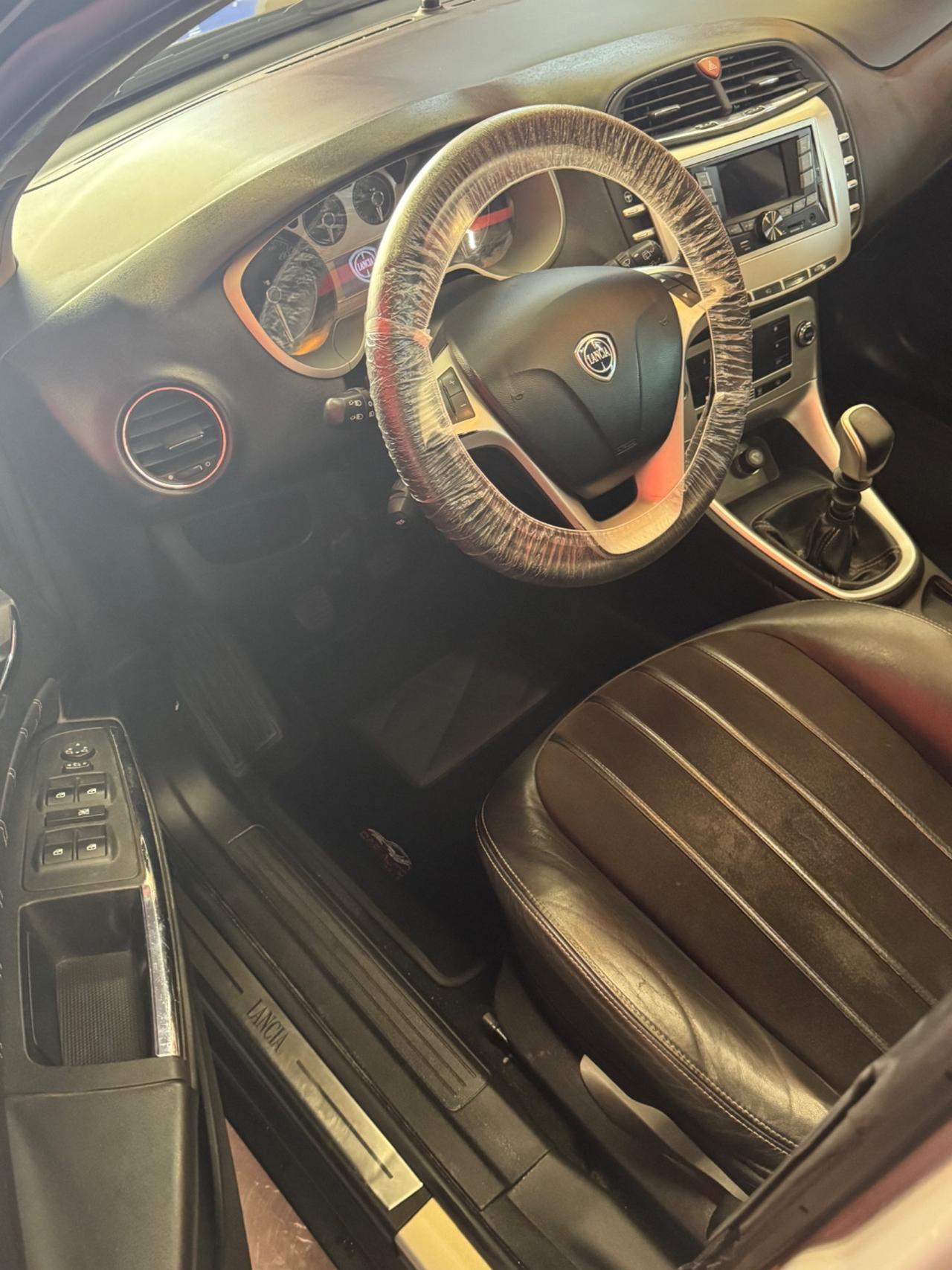 Lancia Delta 2.0 MJT DPF Platino 165cv