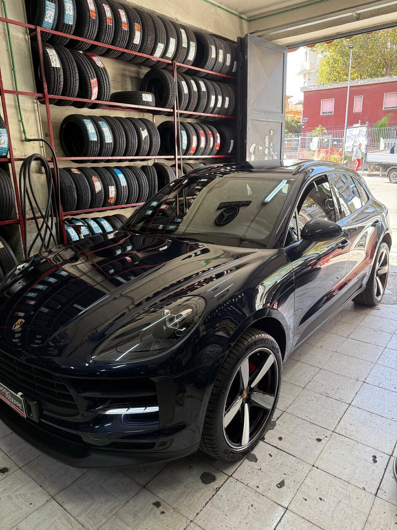 Porsche Macan 2.0 245 CV PASM TETTO 21 PELLE TAGLIANDI PORSCHE