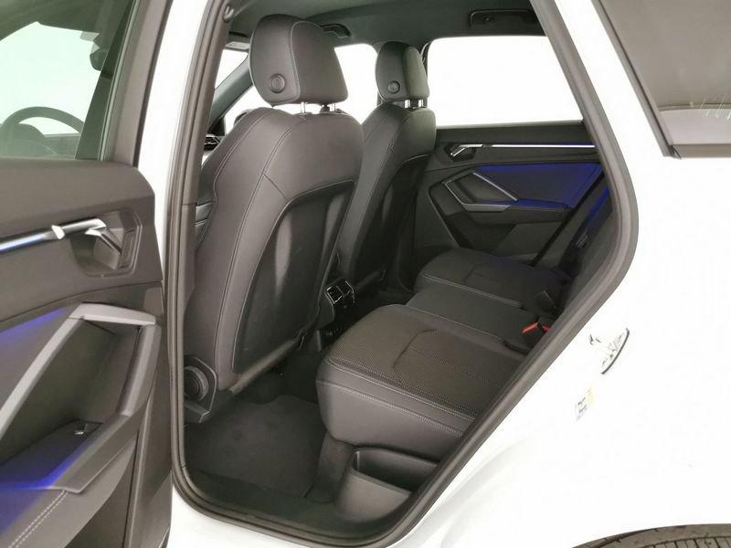 Audi Q3 35 1.5 tfsi Identity Black s-tronic