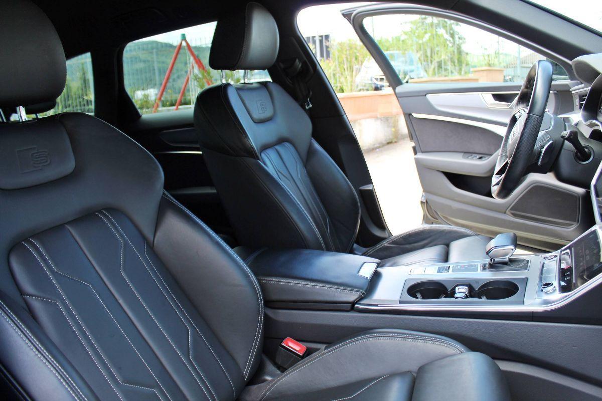 AUDI - A6 Avant - A6 Av 40 2.0 TDI qu ultra S tr Bus. Des.