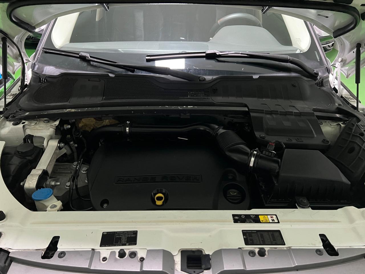 Land Rover Range Evoque 2.2 TD4 5p. Pure