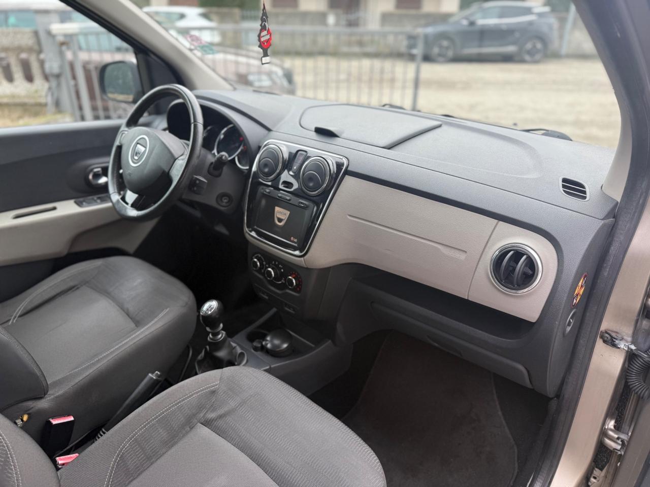 Dacia Lodgy 7 POSTI 1.5 DIESEL POCHI KM NEOPATENTATI