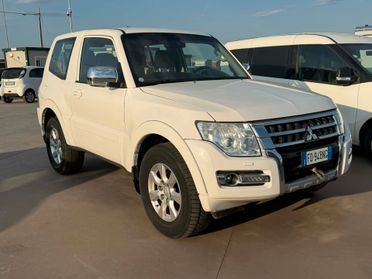 Mitsubishi Pajero 3.2 DI-D 16V aut. 3p. Intense DPF IVA ESPOSTA