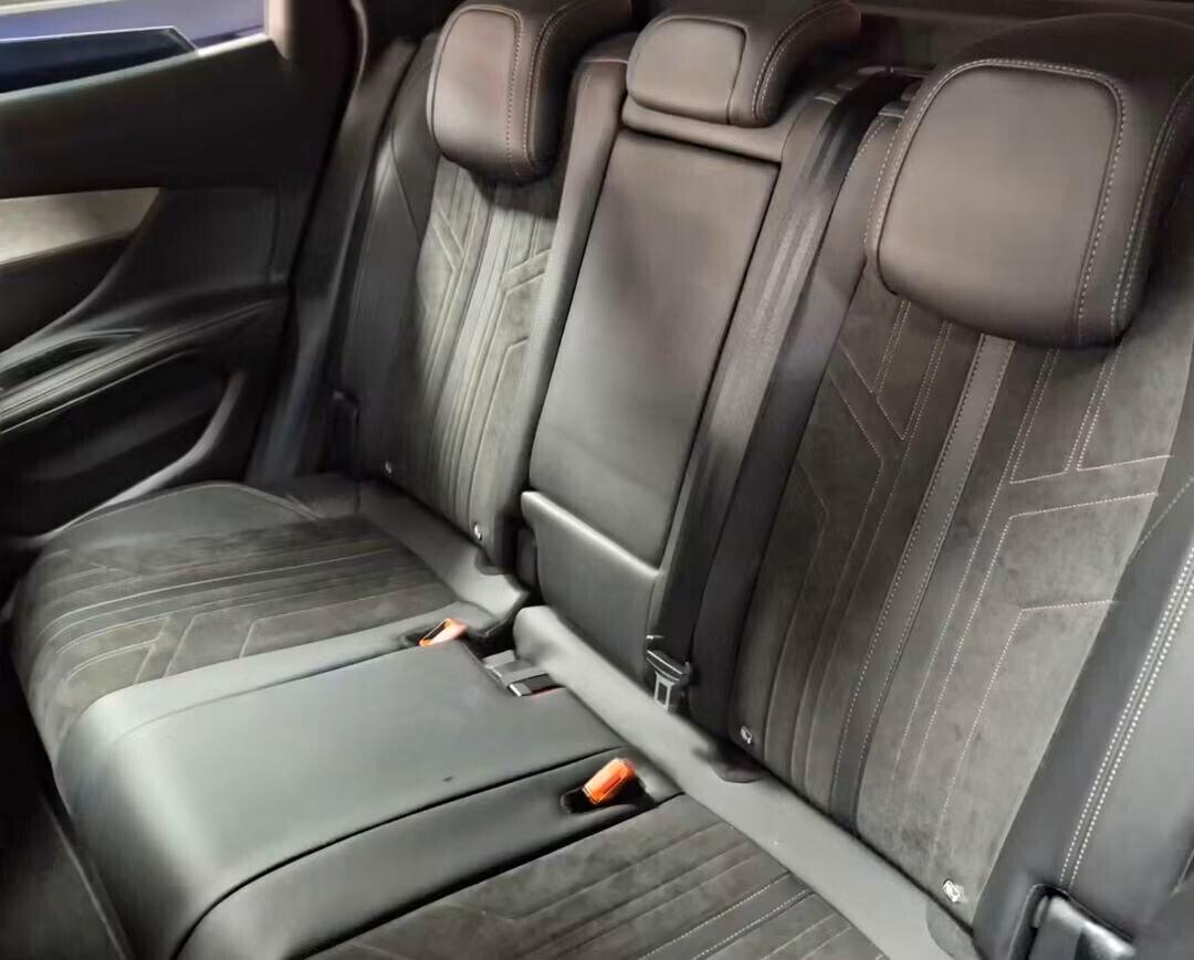 Peugeot 3008 130cv EAT8 GT Pack tetto panoramico