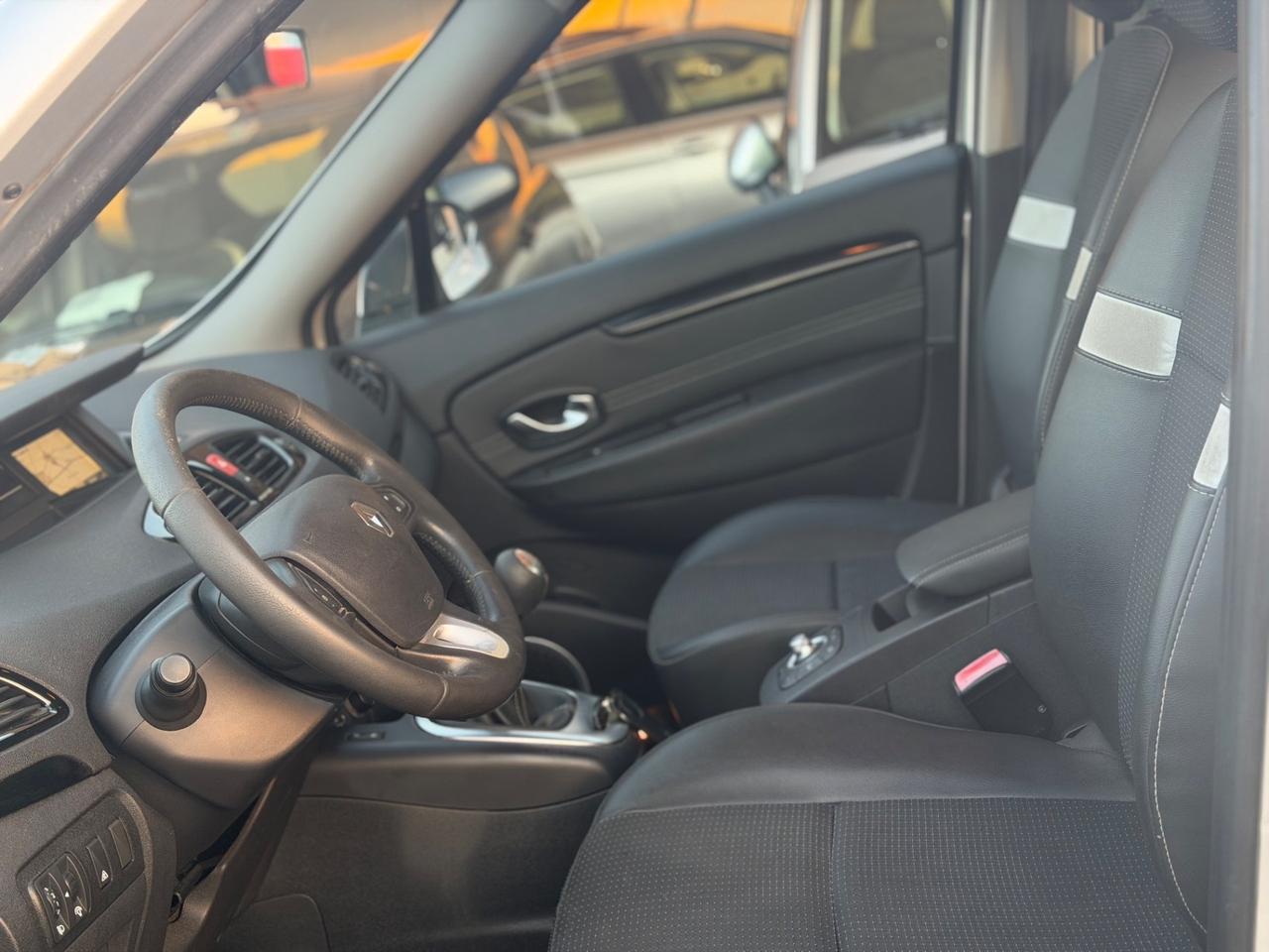 Renault SCENIC 1.5 DIESEL 2011 - RETROCAMERA