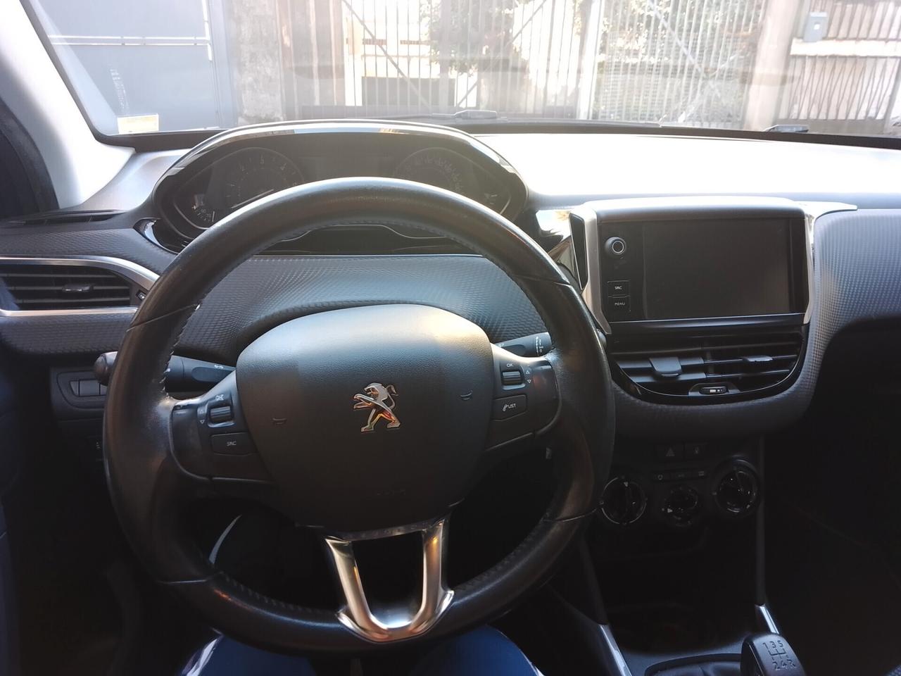 Peugeot 2008 BlueHDi 100 Allure