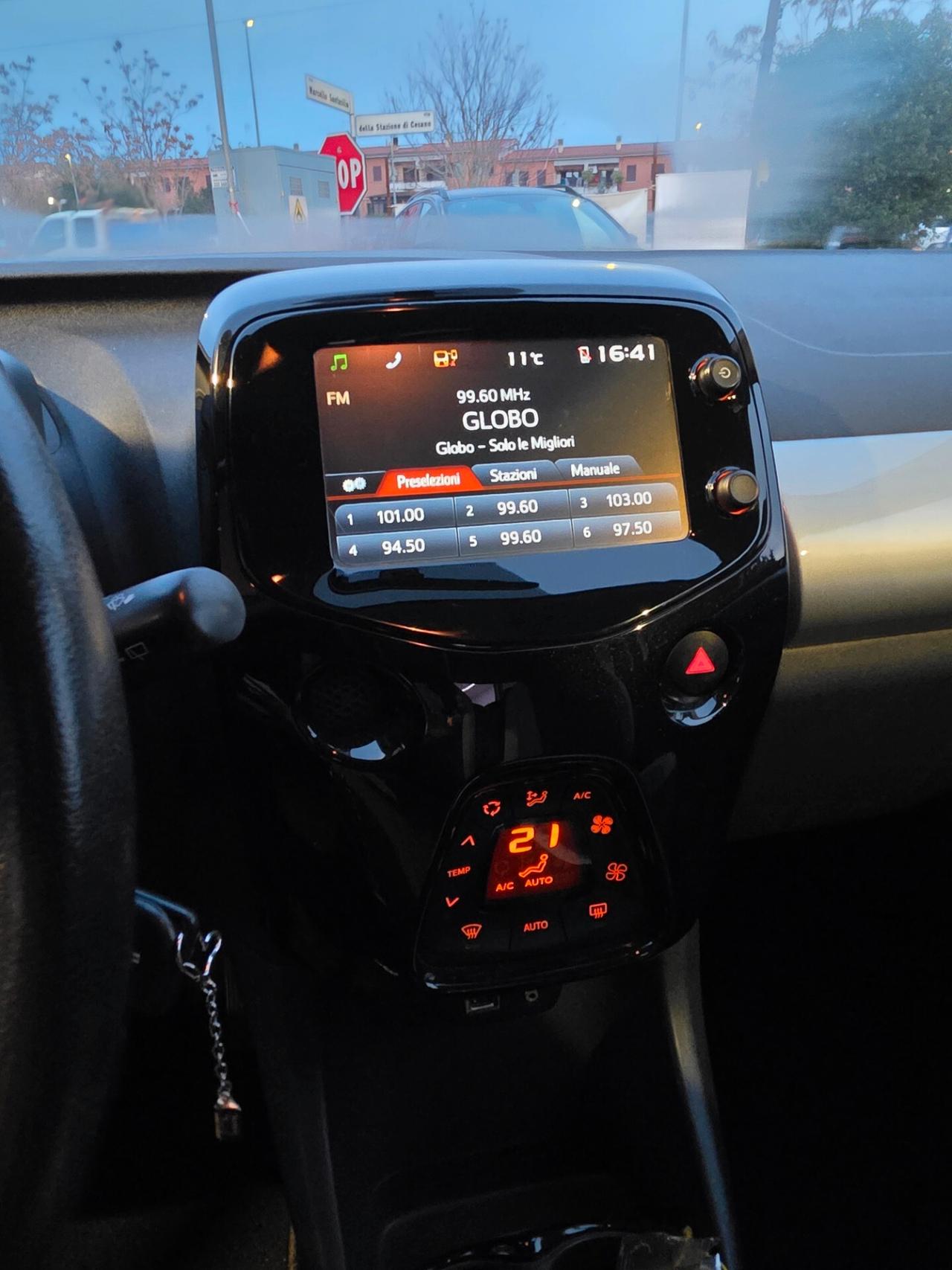 Toyota Aygo 1.0 VVT-i 69 CV 5 porte x-play