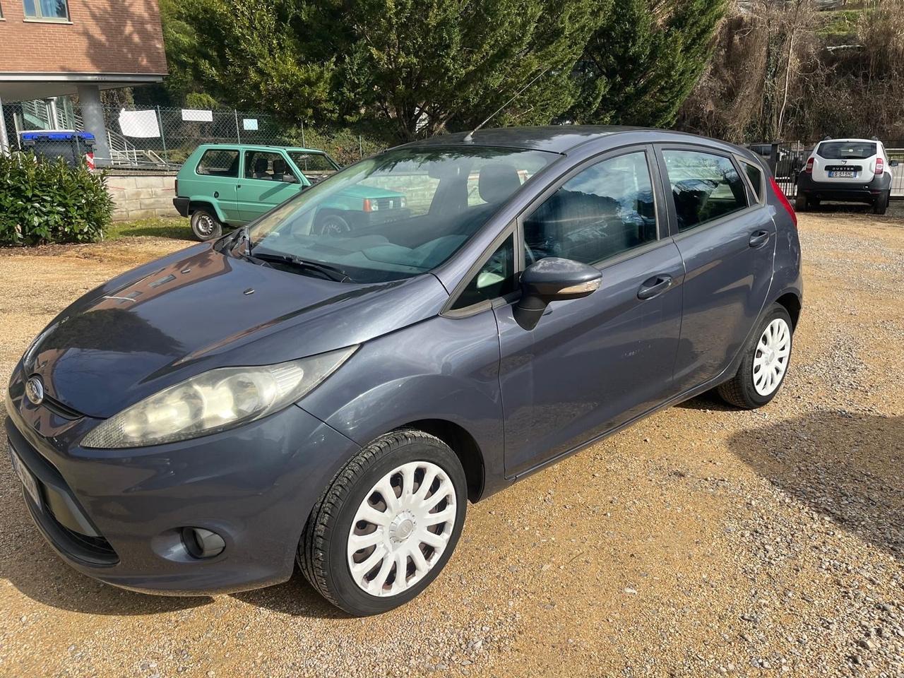 Ford Fiesta 1.2 Benzina - Neopatentati