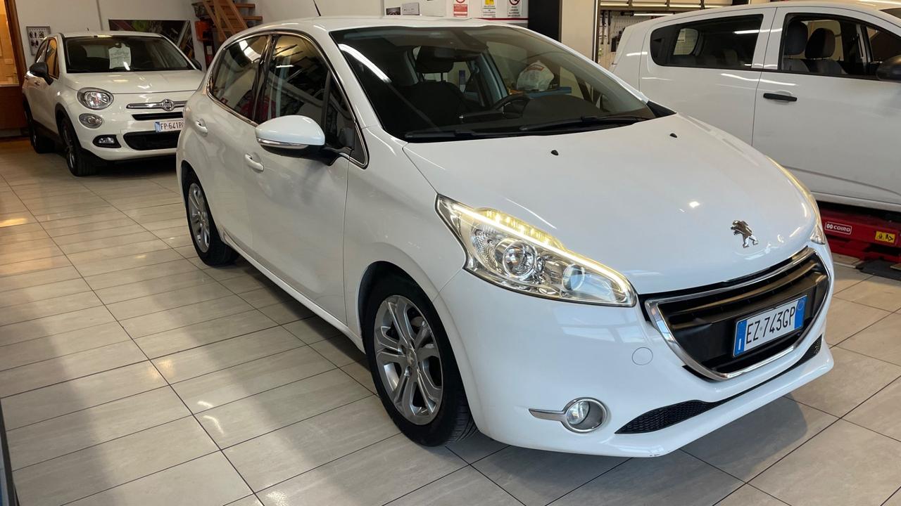 Peugeot 208 BlueHDi 120 S&S 5 porte Allure