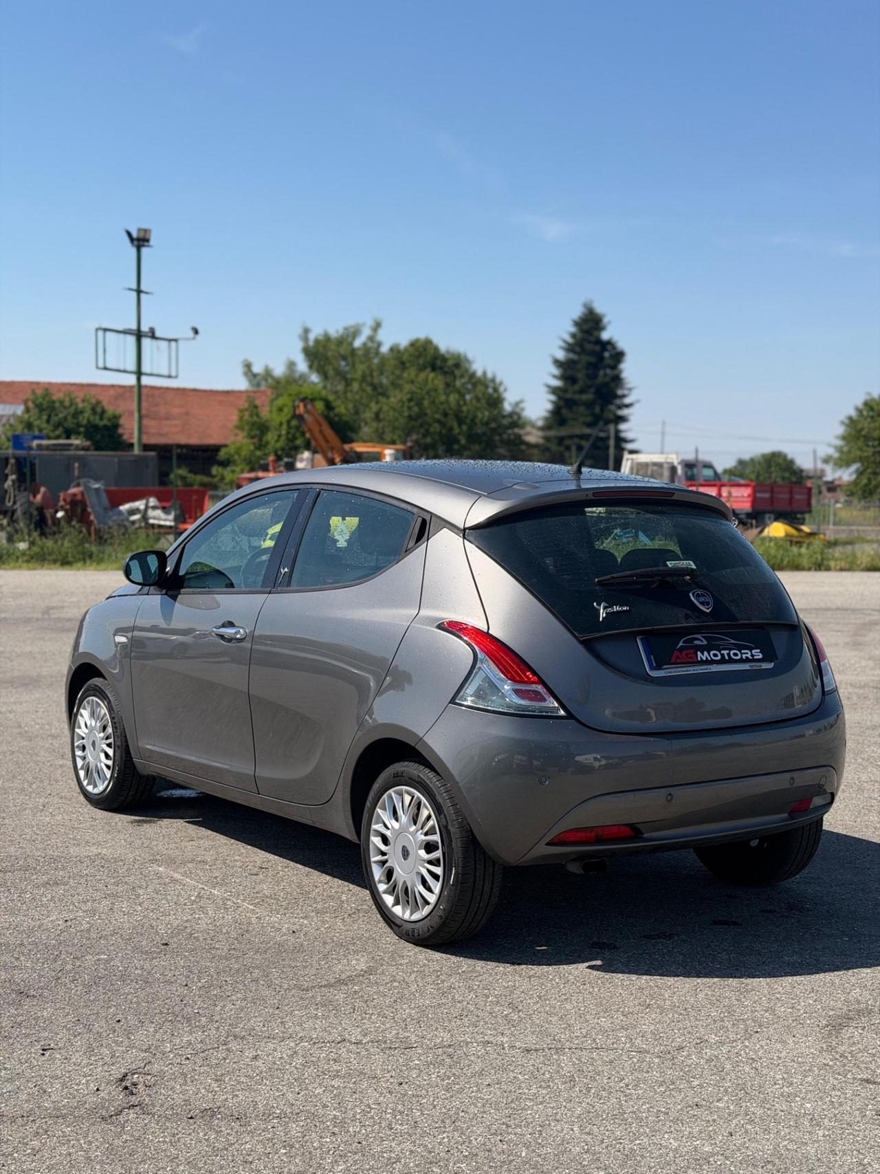 Lancia Ypsilon 1.2 69 CV 5 porte Platinum