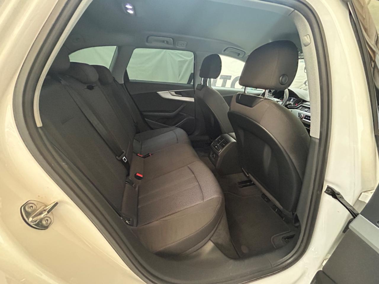 Audi A4 2.0 TDI 150 CV S tronic Sport