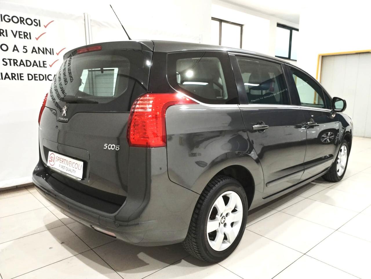 Peugeot 5008 Active 1.6 HDI 115cv 7 Posti