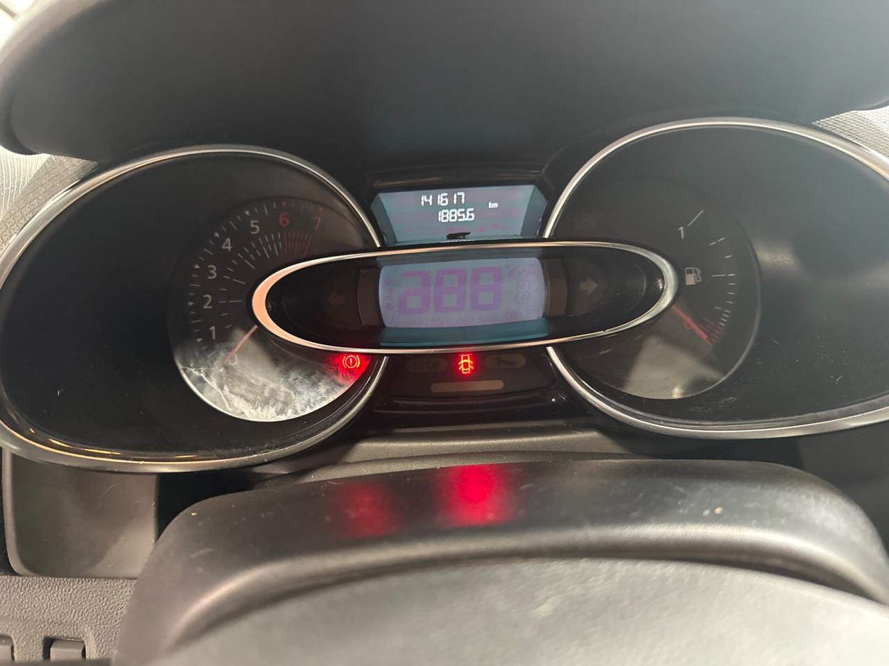 Renault Clio TCe 12V 75 CV 5 porte Moschino Life Ok Neopatentati