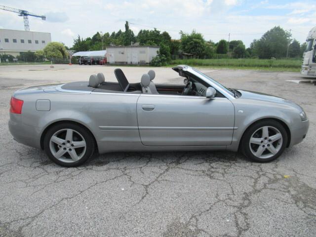 Audi A4 Cabrio 3.0 V6 ASI (bollo 120 euro/ass 250)