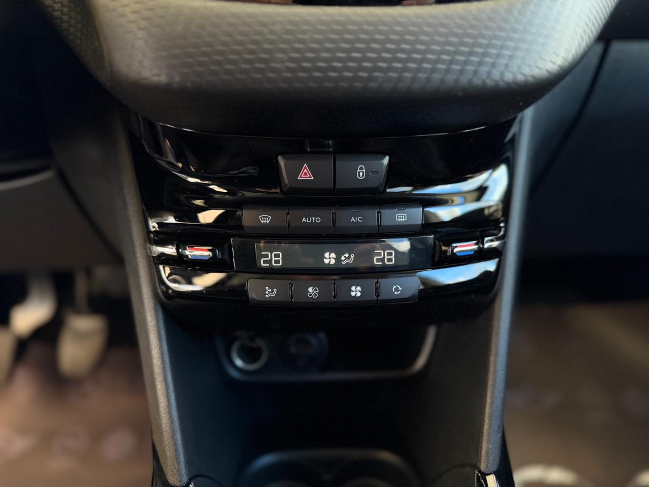 Peugeot 2008 BlueHDi 100 Allure FULL