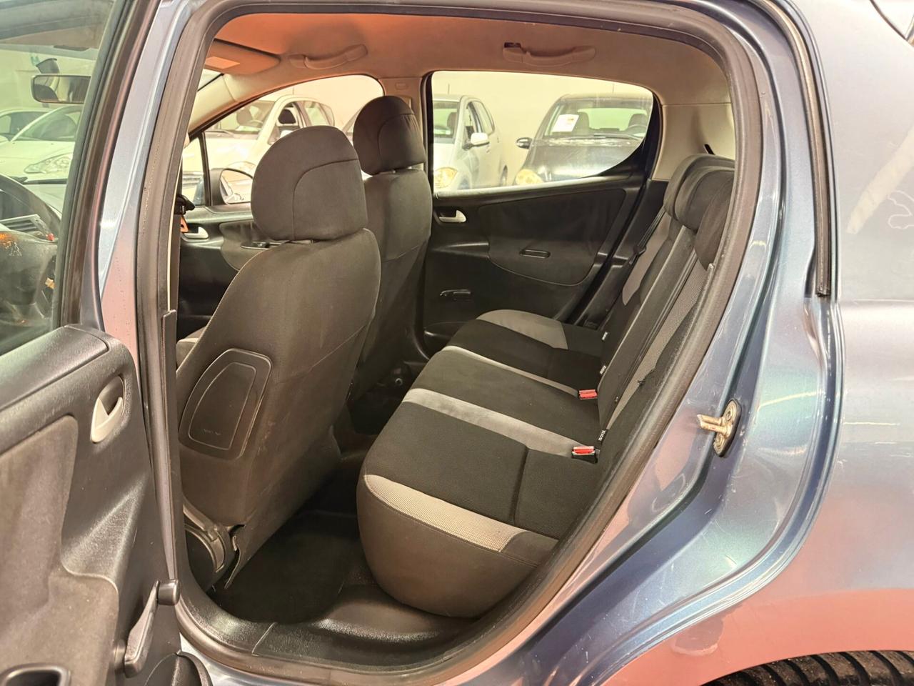 Peugeot 207 1.4 HDi 70CV 5p. Ok Neopatentati