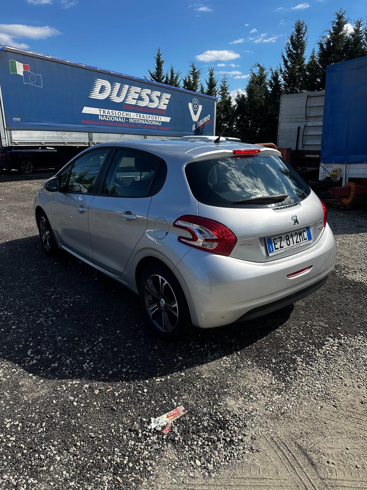 Peugeot 208 1.4 HDi 68 CV 5 porte Allure