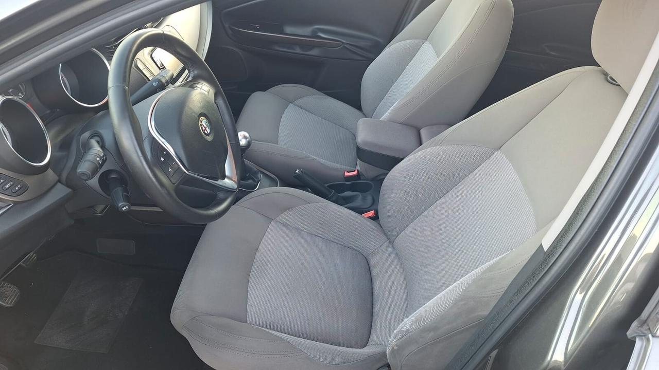 Alfa Romeo Giulietta 1.6 JTDm-2 105 CV Exclusive