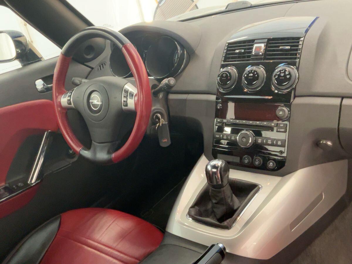 Opel GT 2.0 Turbo 16V