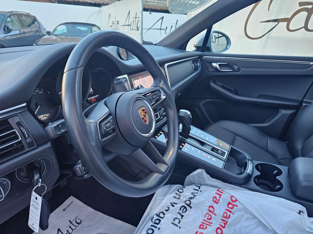 Porsche Macan 2.0 PDK PASM TETTO PANORAMA TAGLIANDI UFFICIALI