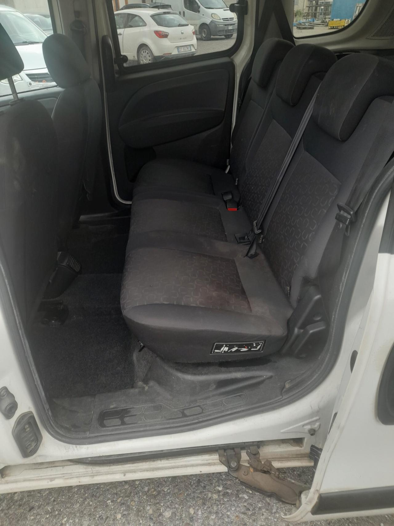 Fiat doblo 5 posti finestrato autocarro