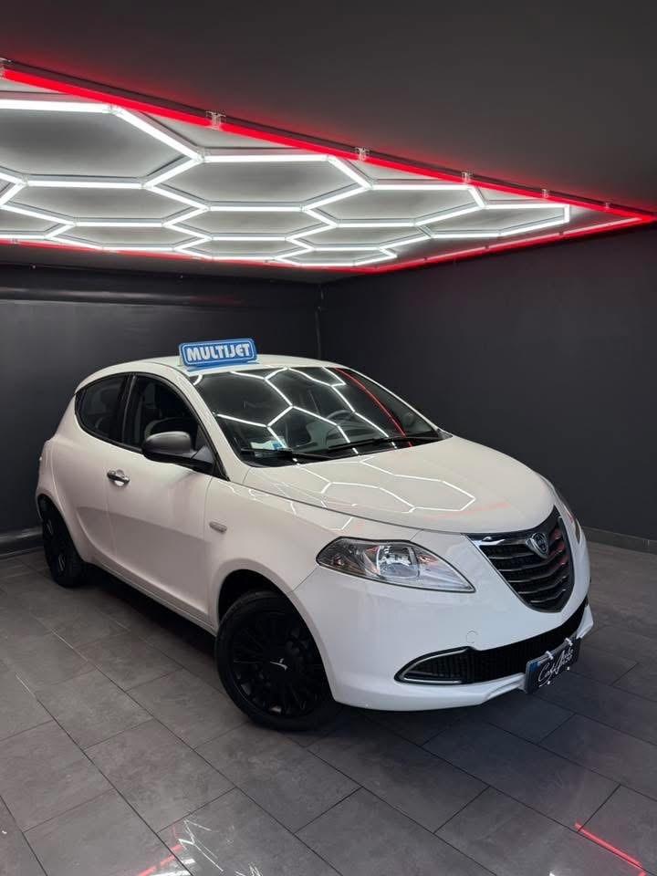 Lancia Ypsilon 1.3 MJT 95 CV NUOVA 11/2015
