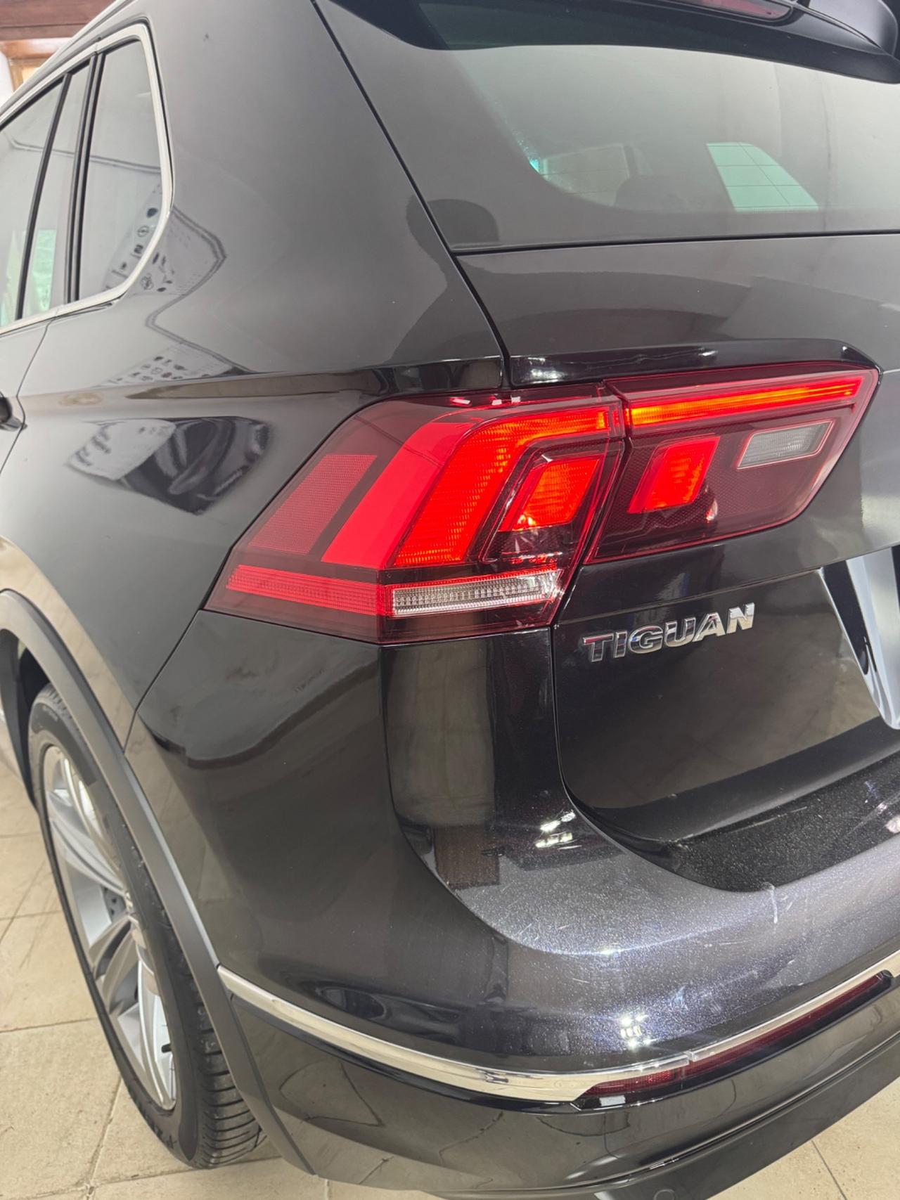 Volkswagen Tiguan 2.0 TDI DSG R line pelle uni pro