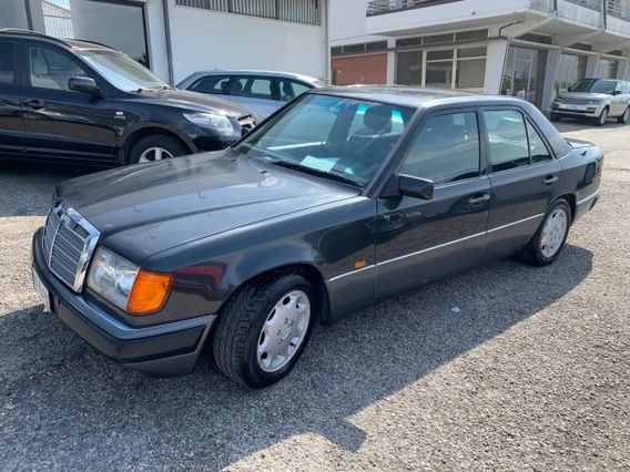 MERCEDES-BENZ E 200 ELEGANCE