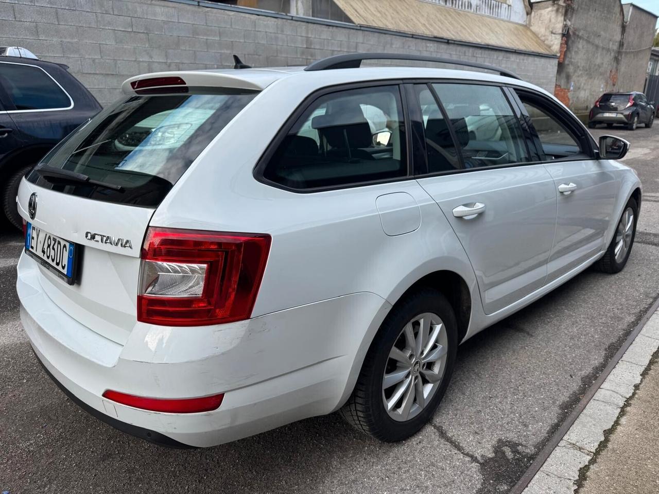 Skoda Octavia 1.6 TDI CR 105 CV DSG Elegance*EURO5B*NAVI