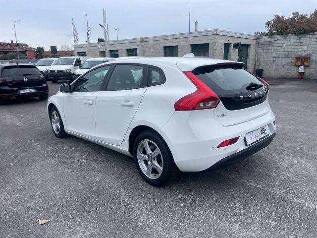 VOLVO V40 D2 1.6 DIESEL 115 CV Momentum