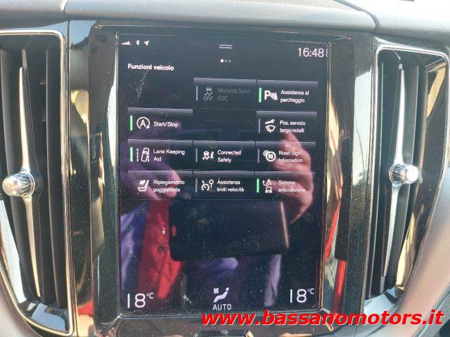 VOLVO XC60 B4 (d) AWD Geartronic Momentum Pro PROMO PRIMAVERA