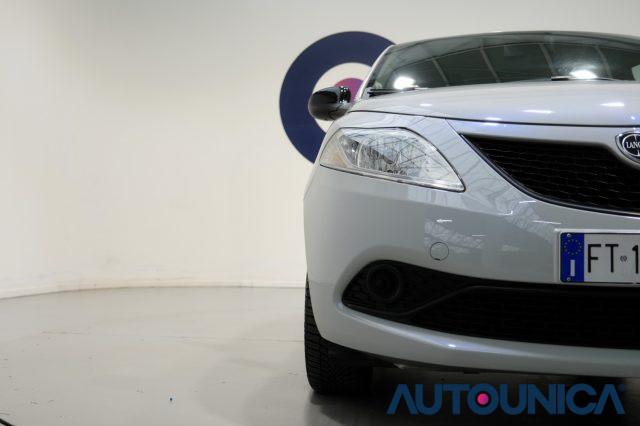 LANCIA Ypsilon 1.2 69 CV 5 PORTE GPL ECOCHIC GOLD NEOPATENTATI