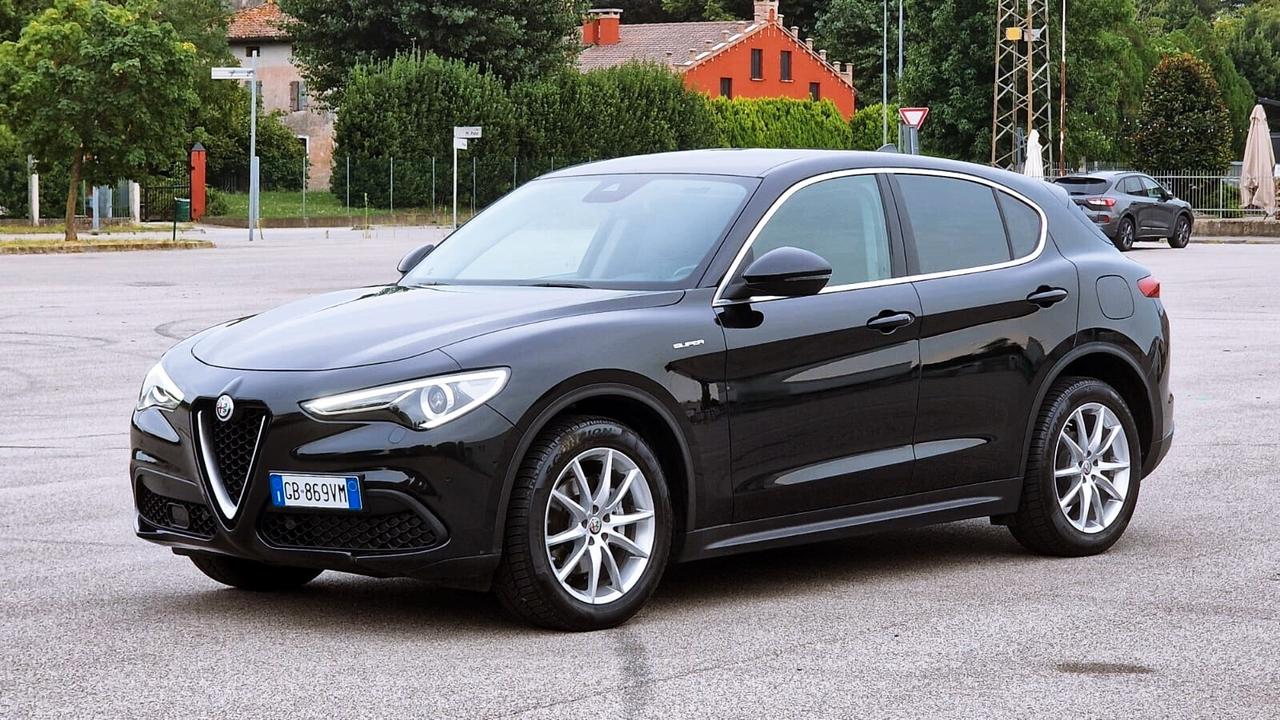 Alfa Romeo Stelvio 2.2 Turbodiesel 190 CV AT8 RWD Executive