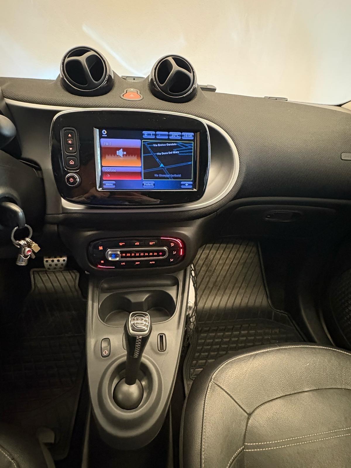 SMART FORFOUR 1.0 ALLESTIM BRABUS PELLE FULL UNICO PROPRIETARIO