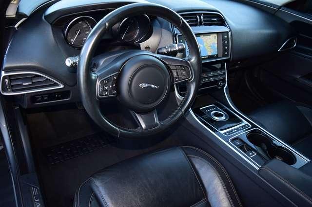 Jaguar XE 2.0 D 180 cv Automatica Prestige