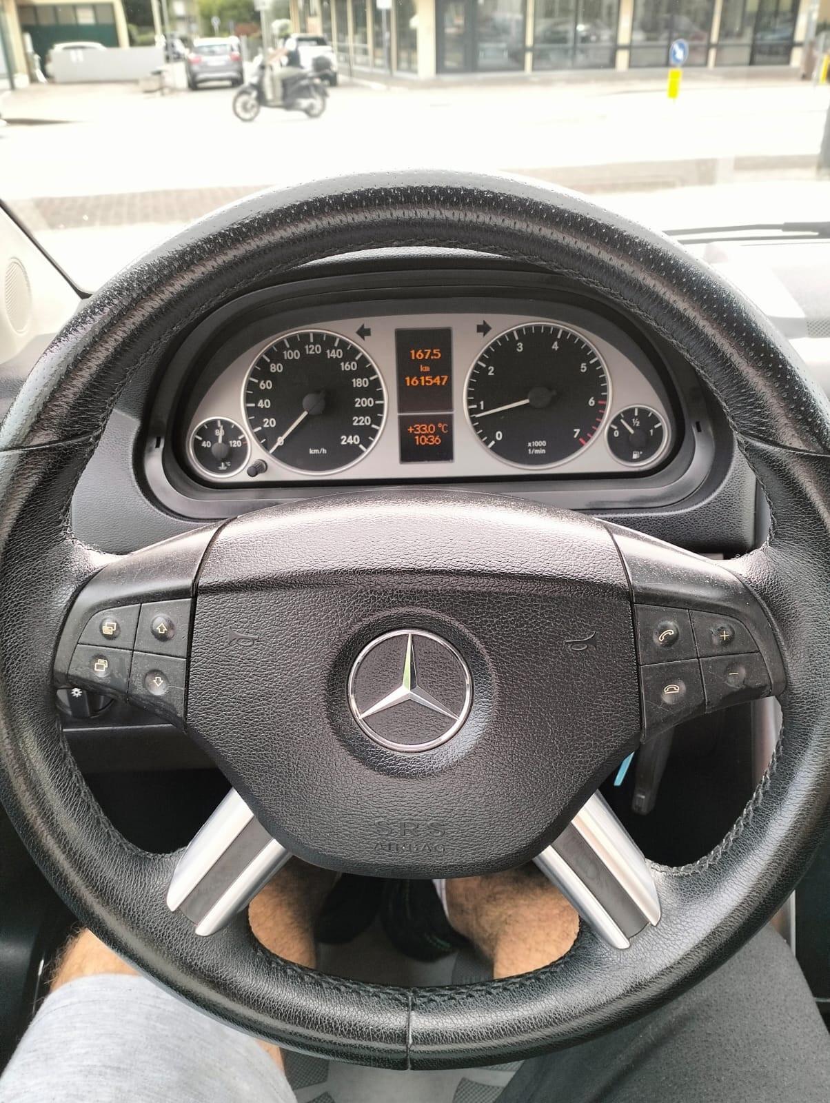 Mercedes-benz B 180 Benz Premium