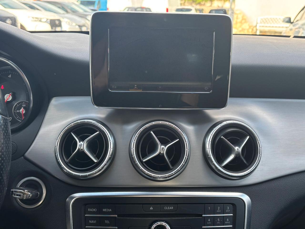 Mercedes-benz CLA 200 d Premium