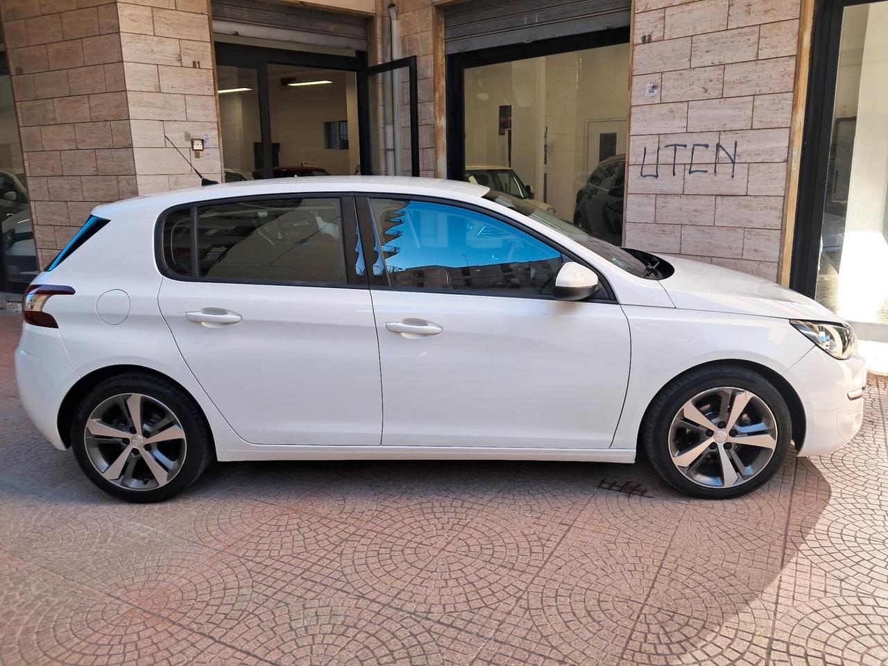 PEUGEOT 308 1.6 HDI 92 CV-NEOPATENTATI-Euro6990