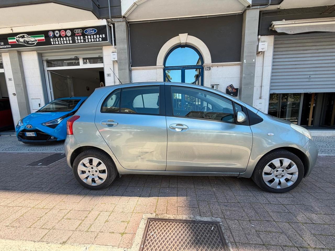 Toyota Yaris 1.0 5 porte Sol