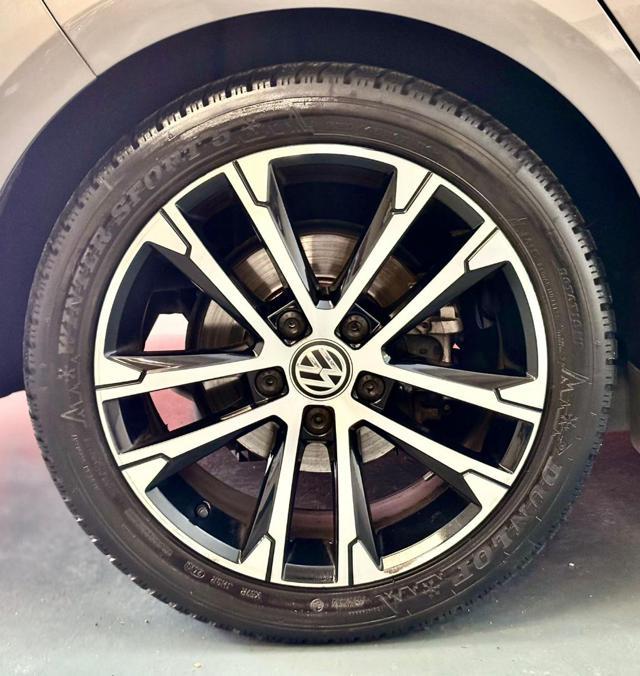 VOLKSWAGEN Golf 1.4 TSI 5p. R-Line