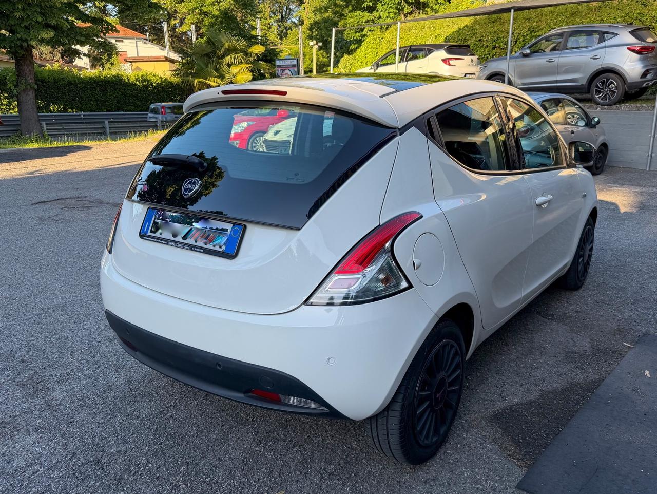 Lancia Ypsilon 1.2 benzina tetto panoramico apribile