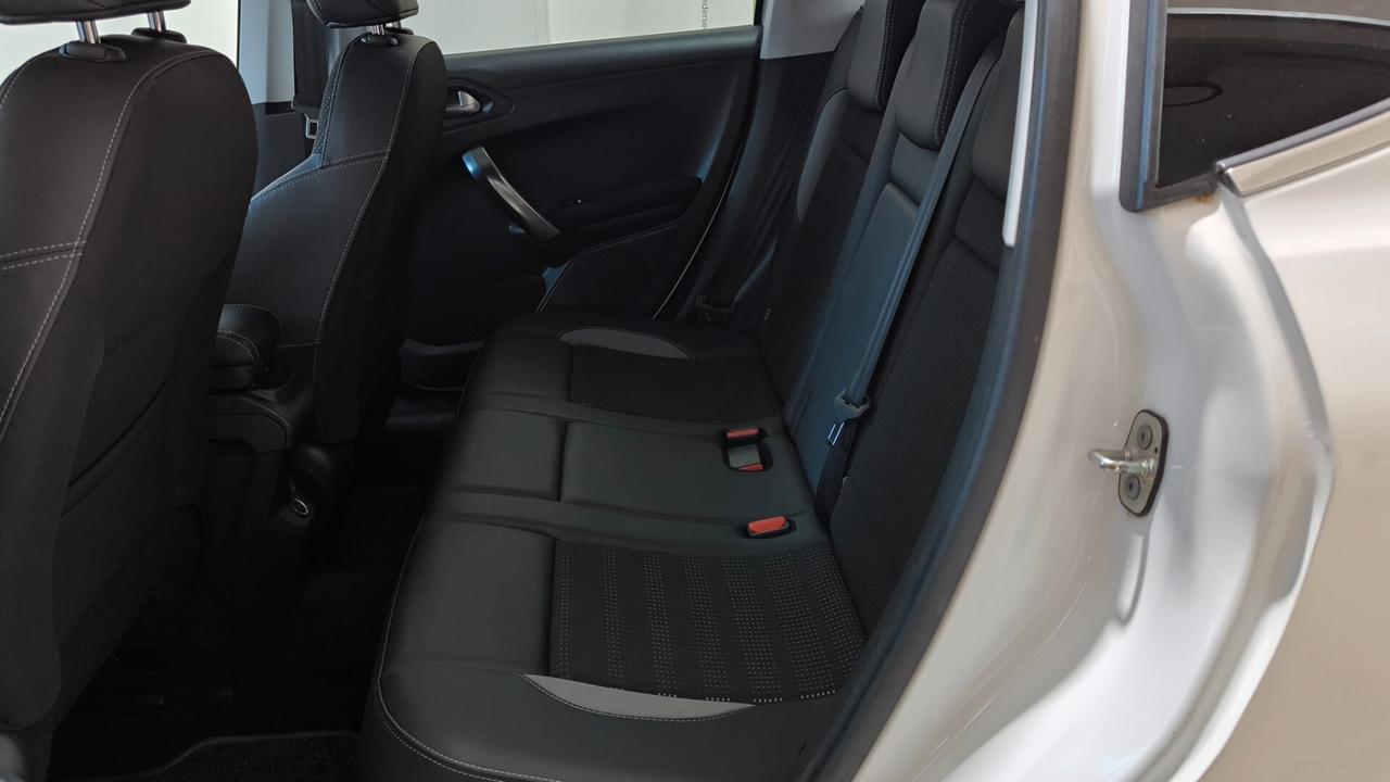Peugeot 2008 BlueHDi 100 S&S Allure