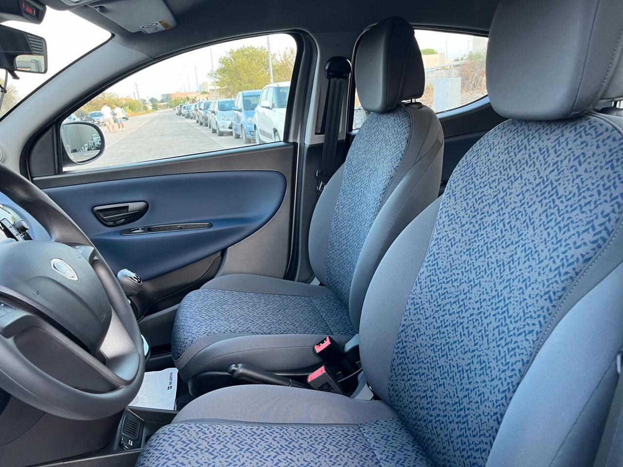 Lancia Ypsilon 1.0 FireFly 5 porte S&S Hybrid Oro Km0