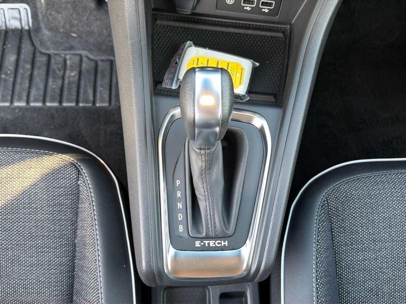 Renault Captur E-Tech hybrid 1.6 E-TECH HEV 105 TECHNO FAST TRACK AT